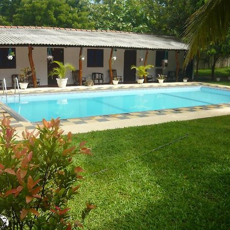 Sunrise Holiday Resort Habarana Esterno foto