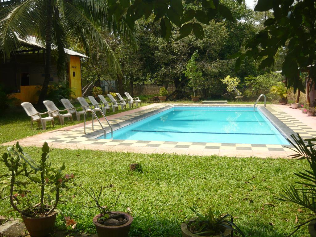 Sunrise Holiday Resort Habarana Esterno foto